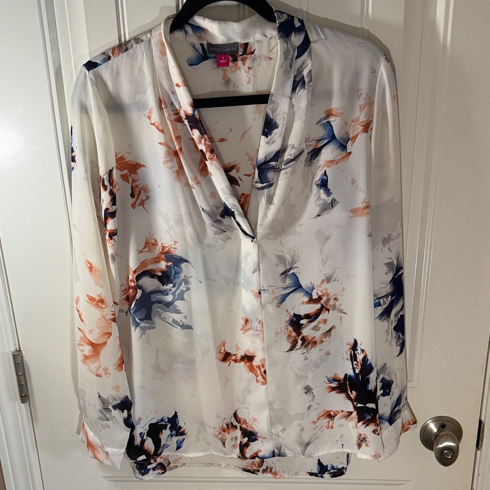 Vince Camuto White and Navy Floral Blouse